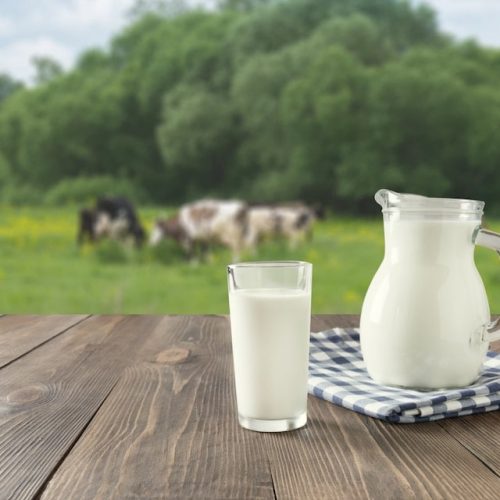 کاهش تولید شیر